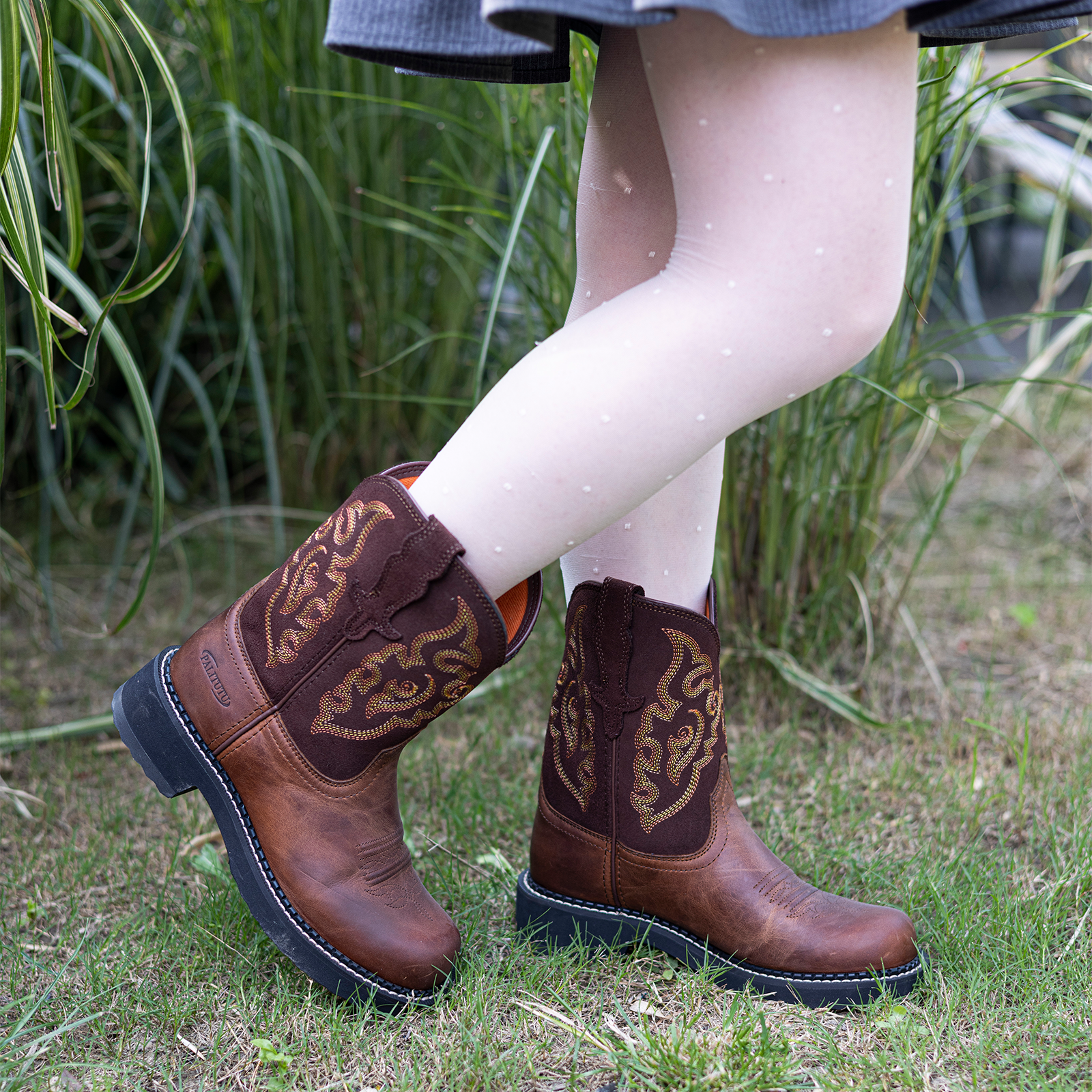 Women'S Embroidered Cowboy Boots